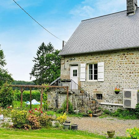 Awesome Home In Saint-Sever-Calvados With Kitchen Екстер'єр фото