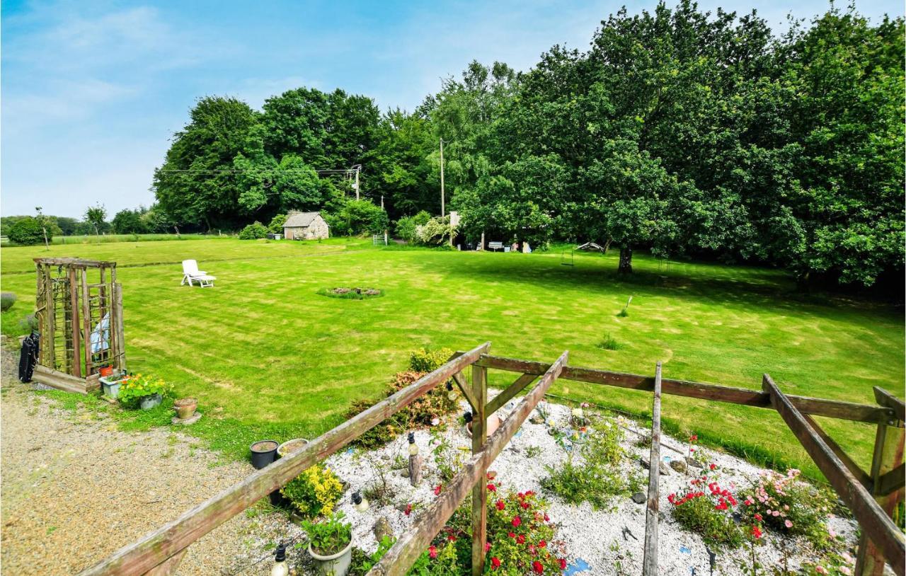 Awesome Home In Saint-Sever-Calvados With Kitchen Екстер'єр фото