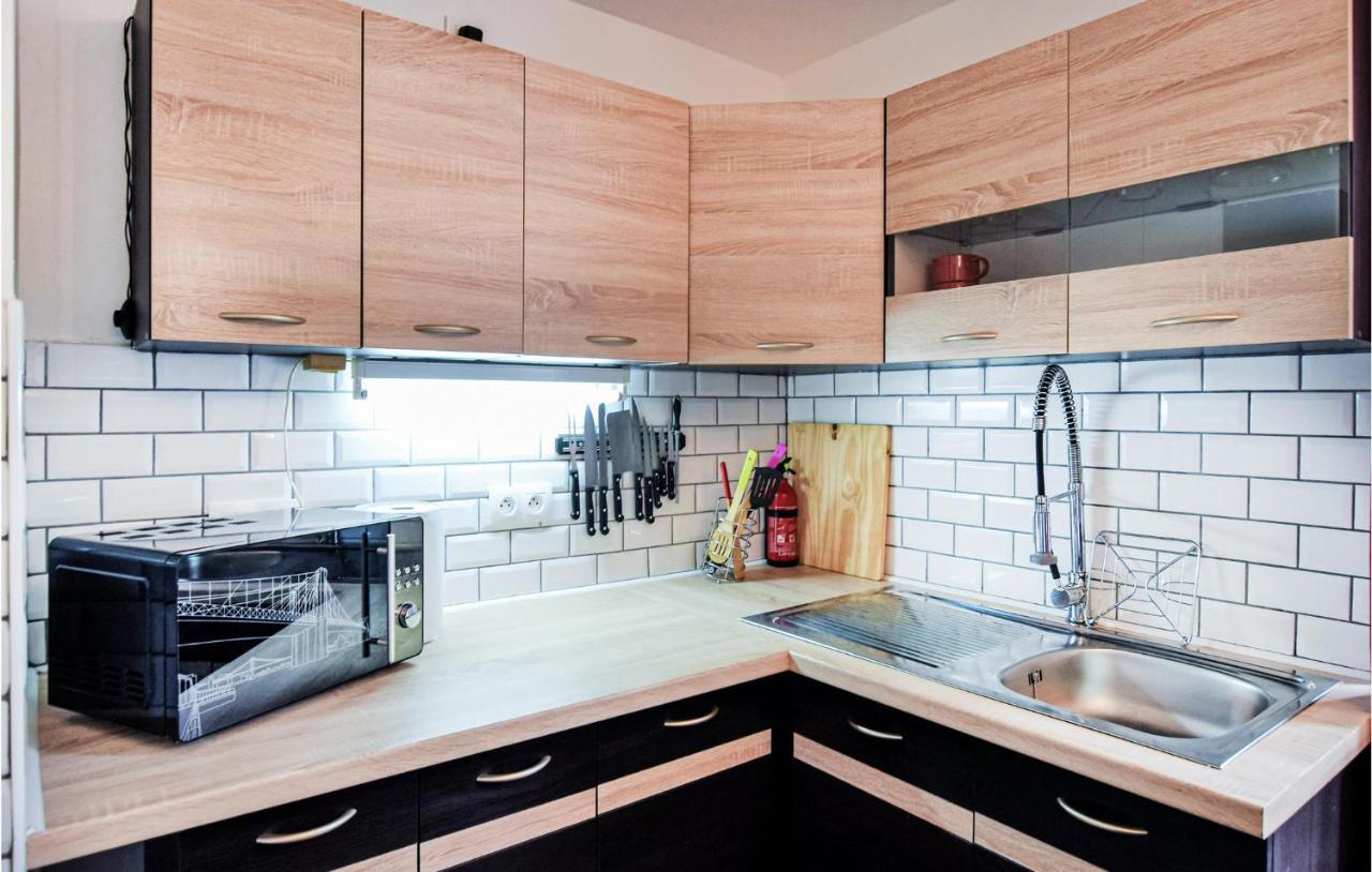 Awesome Home In Saint-Sever-Calvados With Kitchen Екстер'єр фото